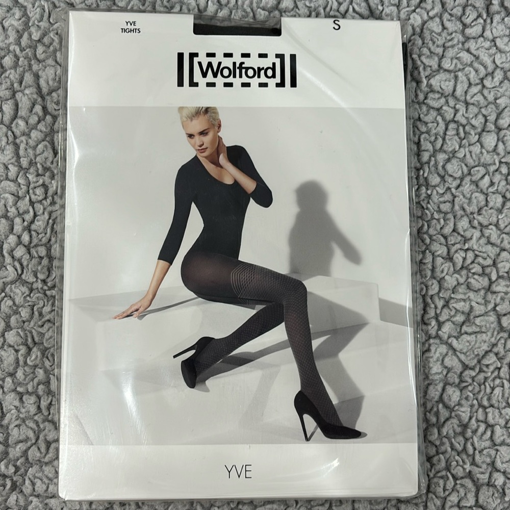 WOLFORD Yve tights new never worn in beautiful black coca size small!